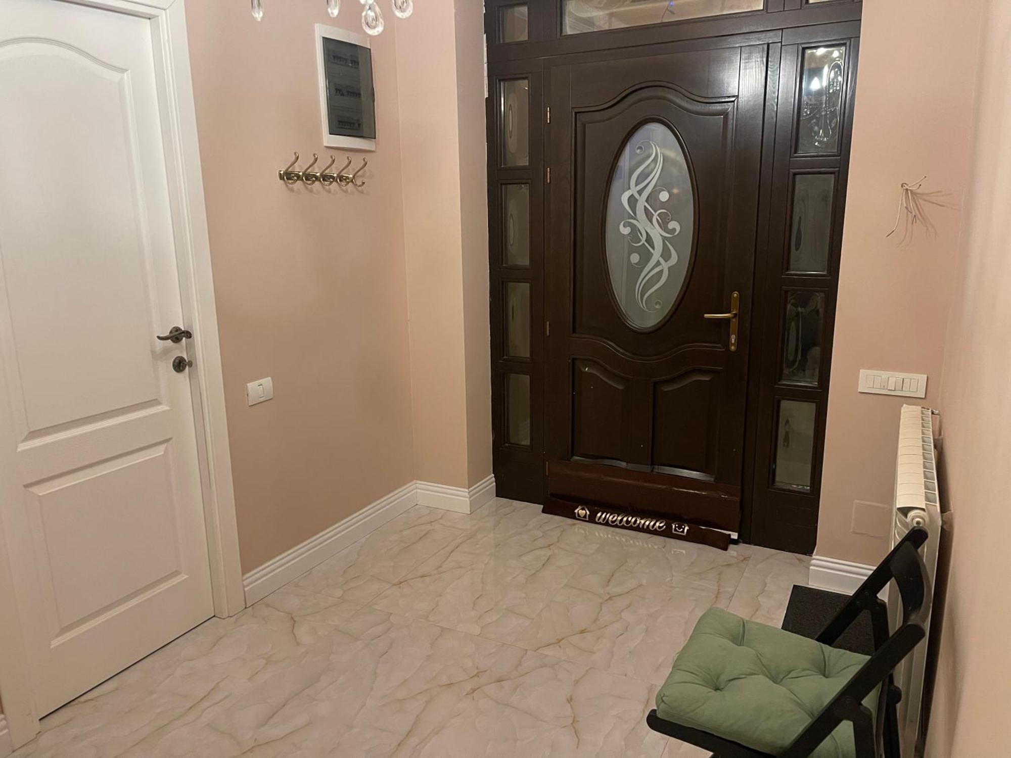 Room In A Private House - 5 Min From Therme And Airport Corbeanca Exterior foto